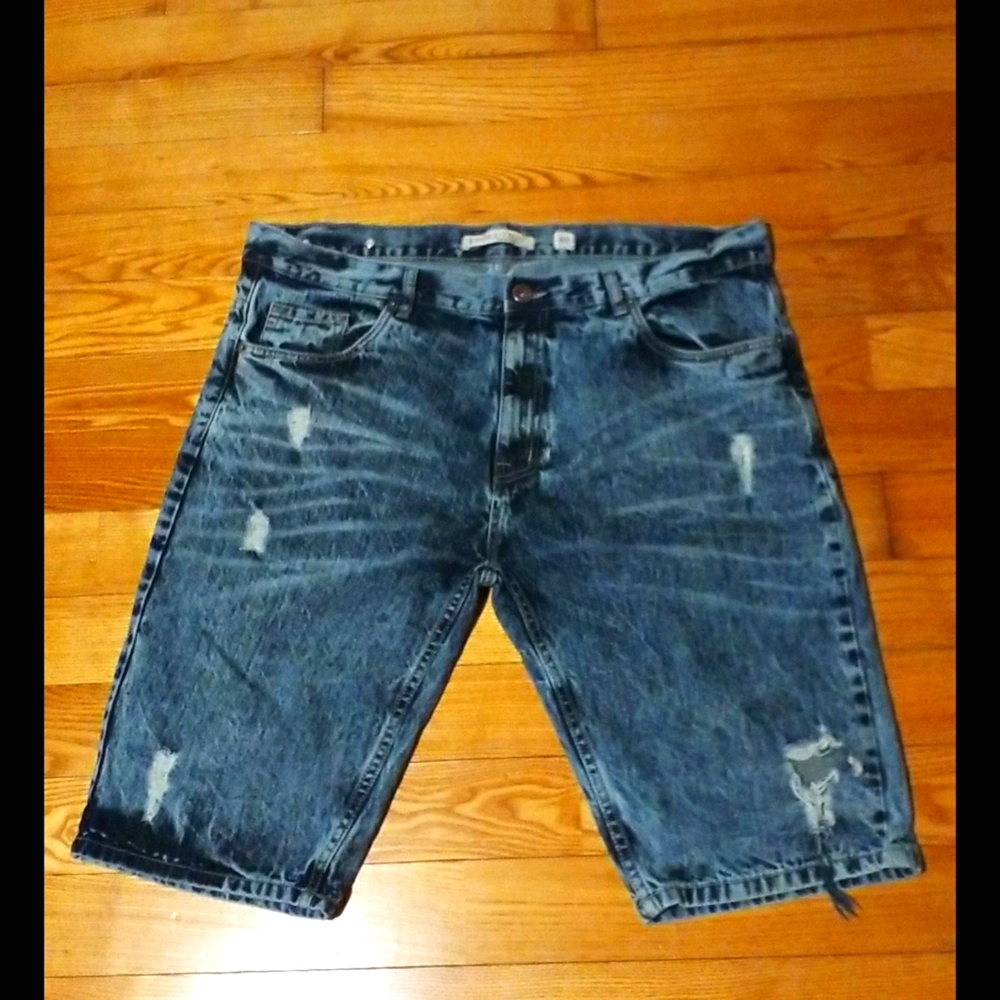🎈EVOLUTION JEAN SHORTS SIZE 40